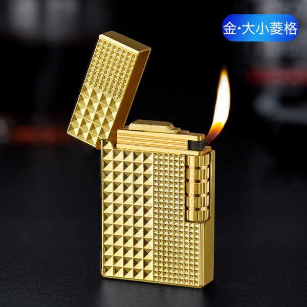 Bật Lửa Gas Đá Mạ Vàng Hoa Văn Kim Tự Tháp Cao Cấp – Sang Trọng Và Đẳng Cấp